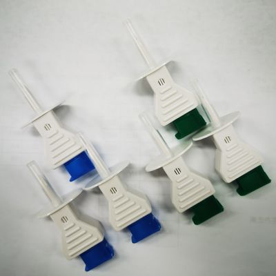 Disposable Medical Liquid Transfer Device / Spike With Alternative Needles