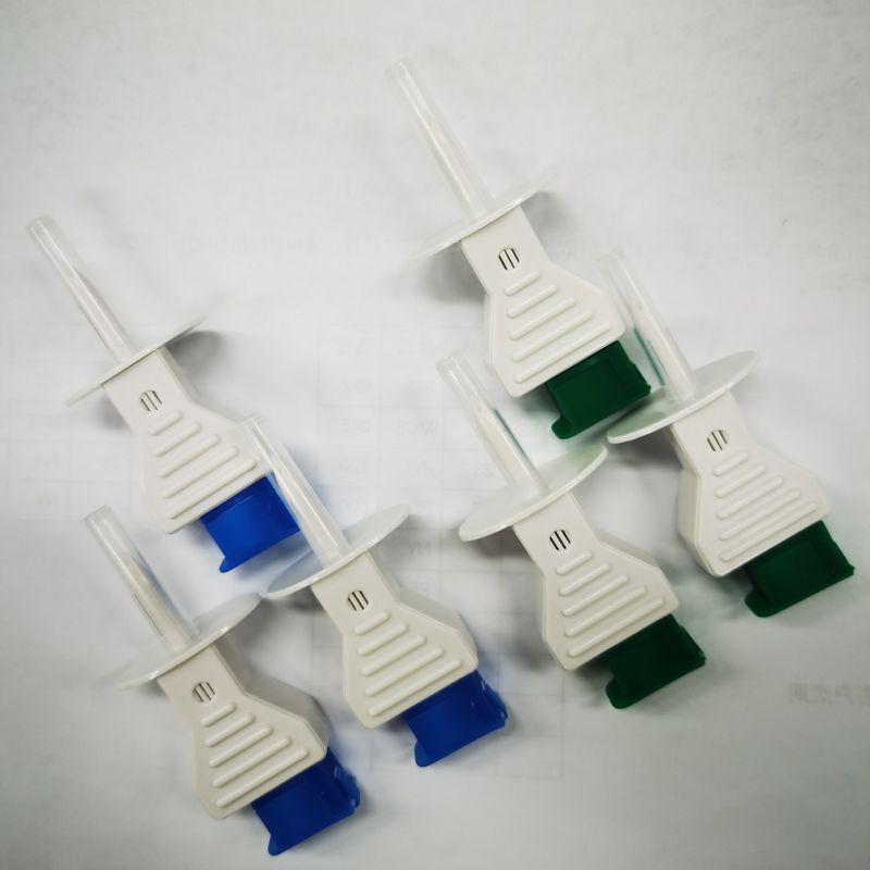 Disposable Medical Liquid Transfer Device / Spike With Alternative Needles